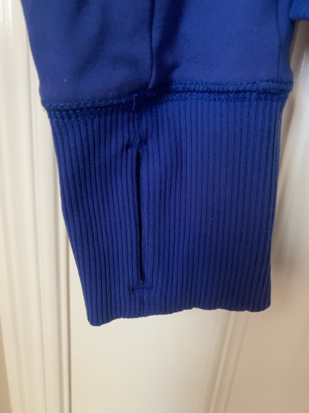 EUC Alo Yoga Blue Full Zip Performance Track Jacket - Size S/M - Picture 4 of 16